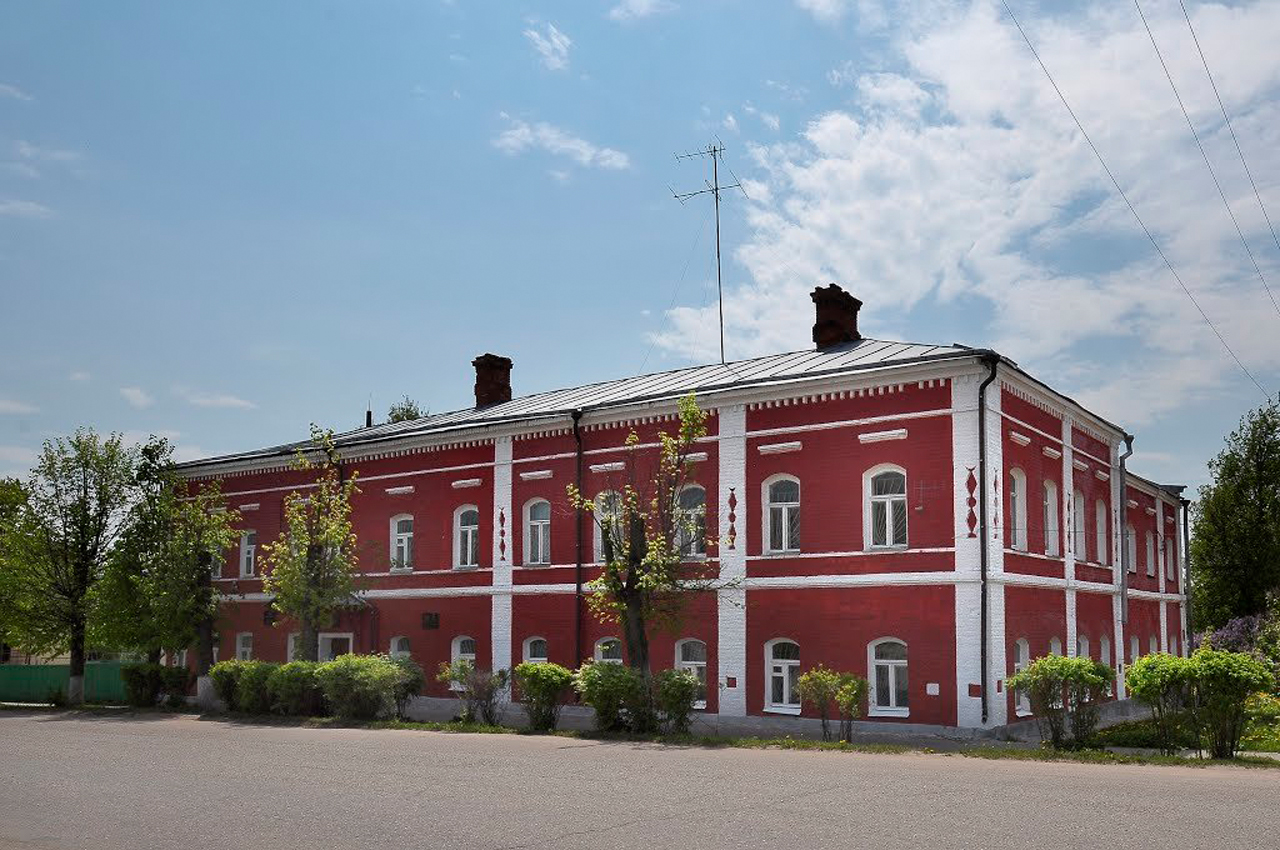 По историческим местам музей Дом Богдановых.